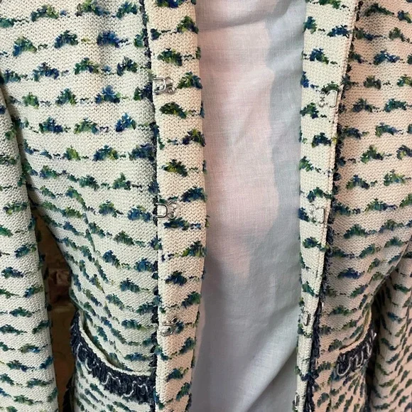 St. John jacket 4 - Picture 5 of 8